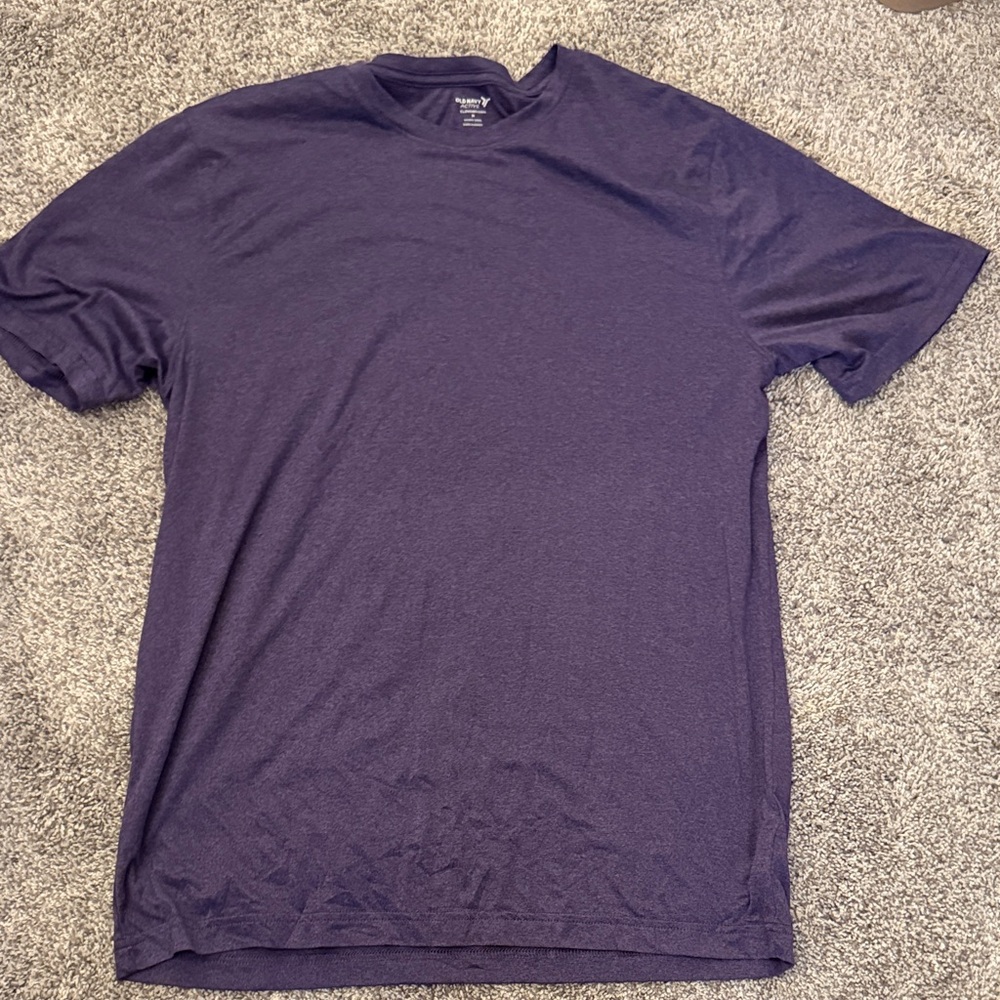 Old Navy Men's Crewneck Tee in Navy